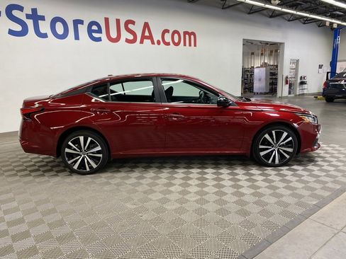 Used 2022 Nissan Altima 2.5 SR image 12
