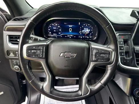 Used 2022 Chevrolet Suburban Z71 w/ Luxury Package AWD/4WD image 15