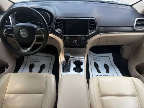 Used 2019 Jeep Grand Cherokee Limited AWD/4WD image 16
