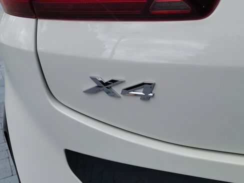 Certified 2025 BMW X4 xDrive30i w/ Premium Package AWD/4WD image 5