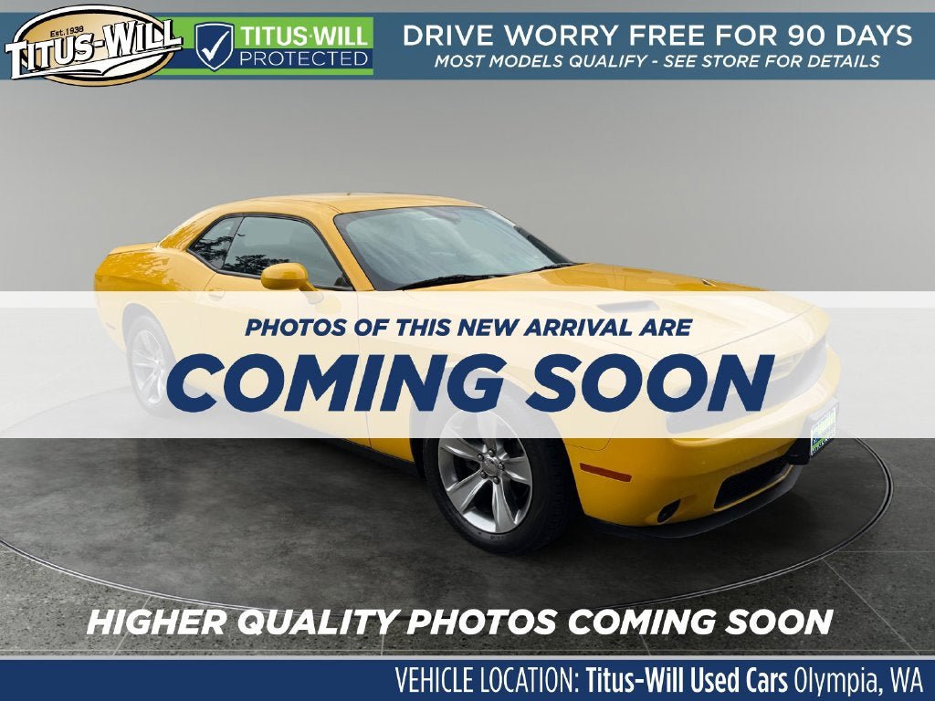 Used 2018 Dodge Challenger SXT RWD image 1