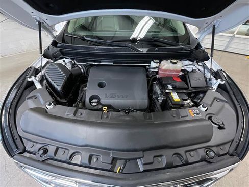 Used 2020 Buick Enclave Essence w/ Sound and Sites Package FWD image 32