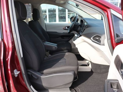 Used 2021 Chrysler Voyager LX w/ Cold Weather Group image 43