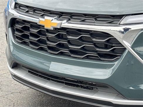 New 2025 Chevrolet Trax LT w/ Driver Confidence Package image 9