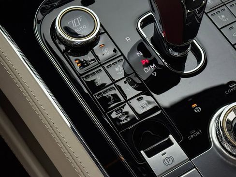 Used 2024 Bentley Continental GT image 27