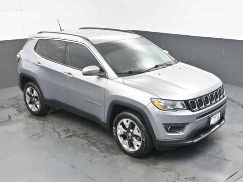 Used 2019 Jeep Compass Limited AWD/4WD image 33