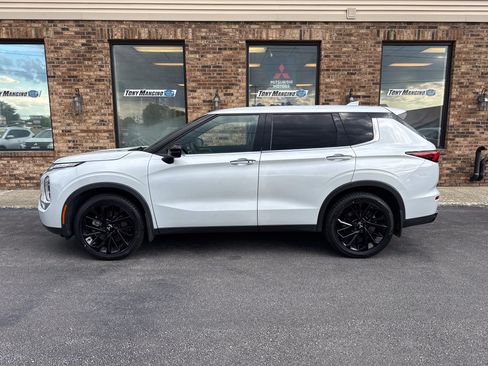 Used 2022 Mitsubishi Outlander SEL Black Edition FWD image 2