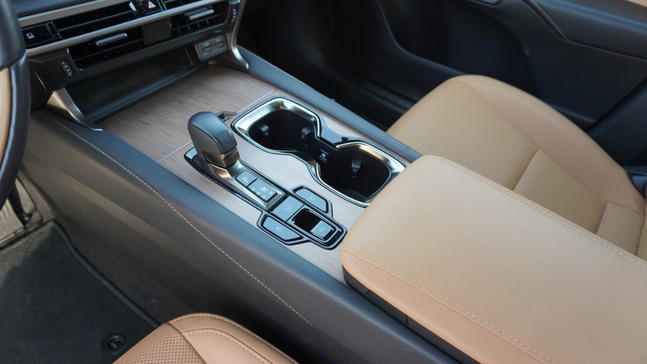 Used 2025 Lexus RX 350 Premium w/ Accessory Package (Z1) FWD image 9