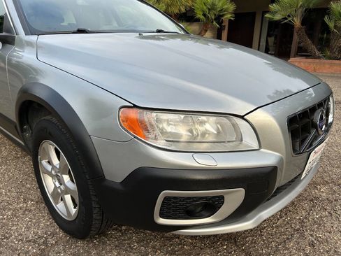 Used 2013 Volvo XC70 3.2 image 13