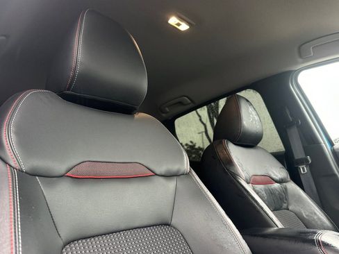 Used 2025 Nissan Kicks SR image 17