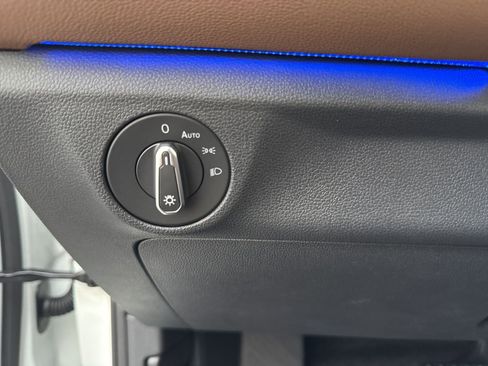 Used 2025 Volkswagen Jetta SEL image 30