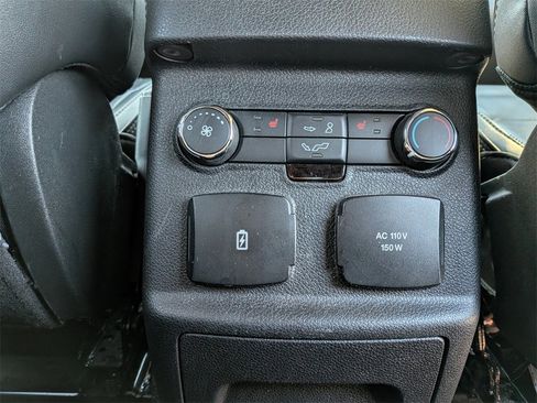 Used 2019 Ford Explorer Platinum image 16