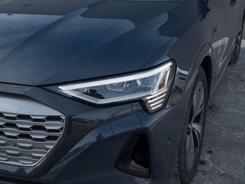 Used 2024 Audi Q8 e-tron Premium Plus w/ Premium Plus Package image 11