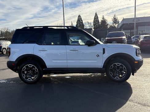 New 2025 Ford Bronco Sport Outer Banks w/ Outer Banks Tech Package+ AWD/4WD image 4