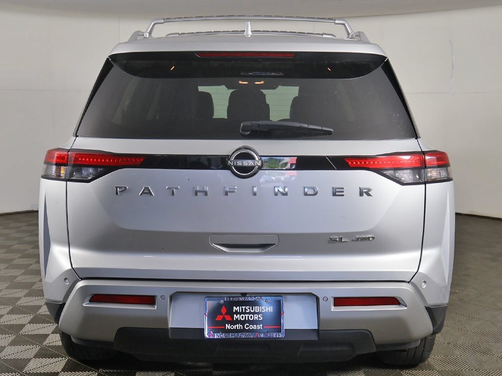 Used 2023 Nissan Pathfinder SL AWD/4WD image 13