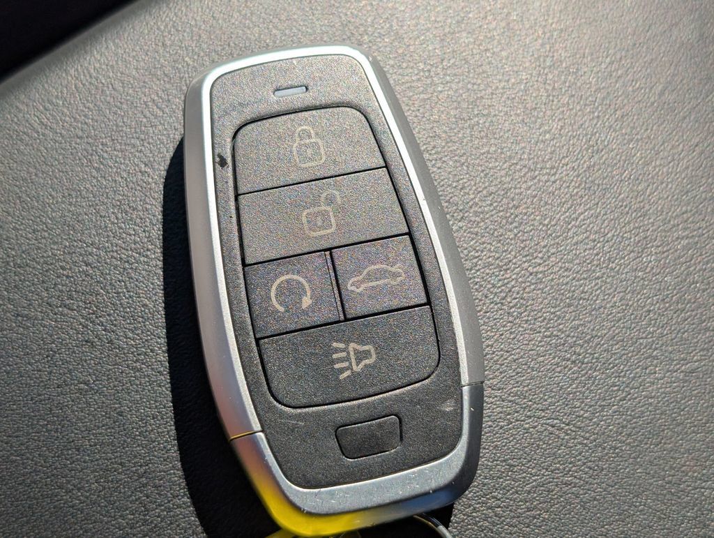 Used 2019 Kia Stinger GT2 AWD/4WD image 31