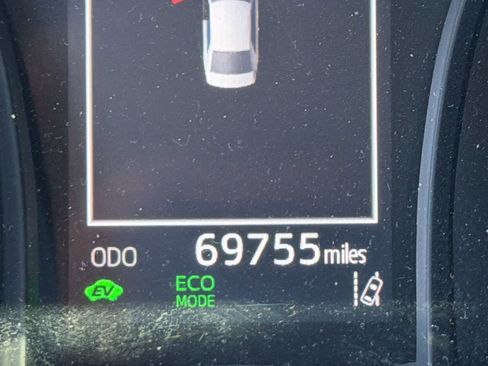 Used 2021 Toyota Camry SE image 8