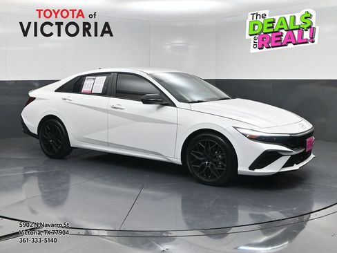 Used 2025 Hyundai Elantra Sport FWD image 1