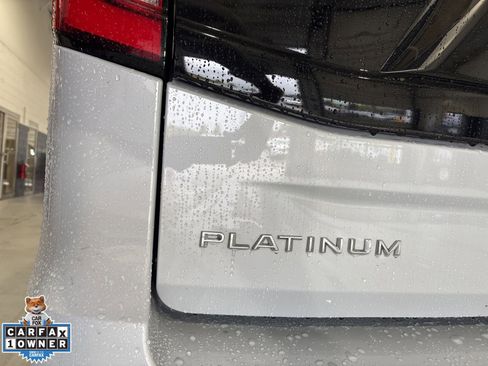 Used 2025 Ford Expedition Platinum AWD/4WD image 5