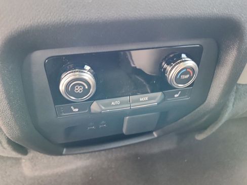 New 2026 GMC Acadia Elevation image 10