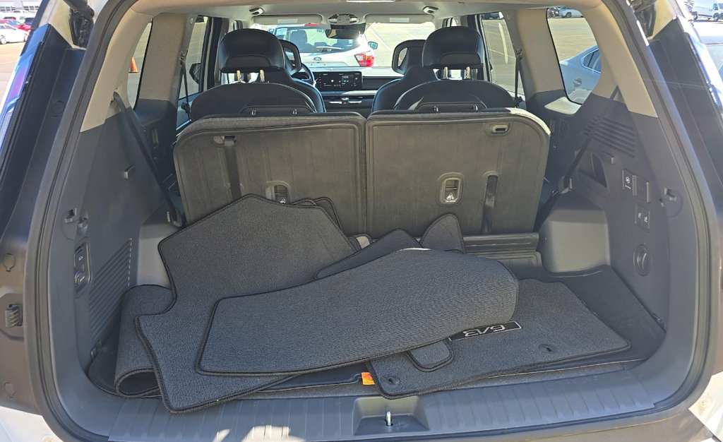 Used 2024 Kia EV9 Light Long Range RWD image 19