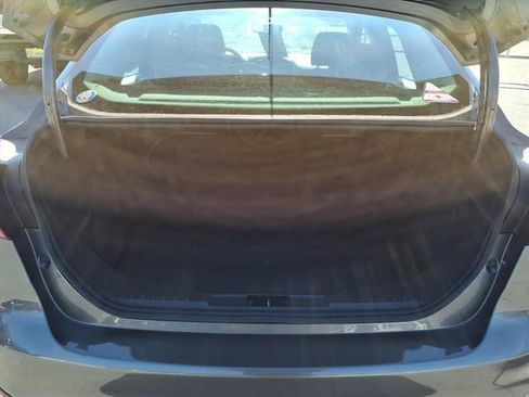 Certified 2018 Ford Focus SE w/ SE Appearance Package image 7