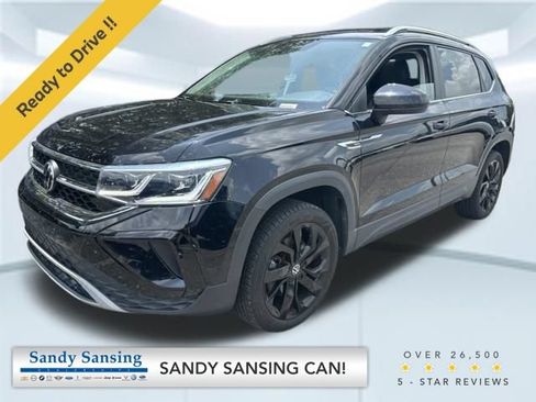 Used 2022 Volkswagen Taos SEL FWD image 1