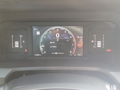 Used 2025 Toyota Tacoma SR5 AWD/4WD image 28