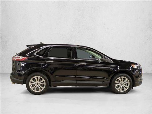 Used 2024 Ford Edge Titanium image 4