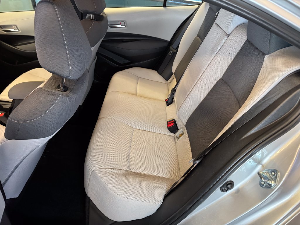 Used 2020 Toyota Corolla LE FWD image 21