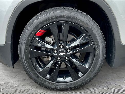 Used 2019 Chevrolet Trax LT w/ Sun & Sound Package FWD image 34