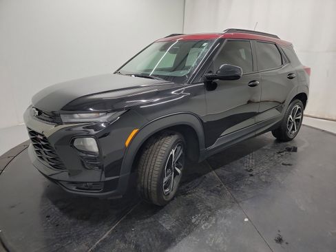 Used 2021 Chevrolet TrailBlazer RS w/ Sun and Liftgate Package image 3