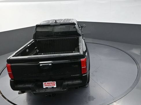 Used 2025 Toyota Tacoma TRD Off-Road AWD/4WD image 17