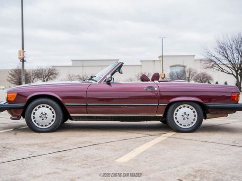 Used 1988 Mercedes-Benz 560 SL image 3