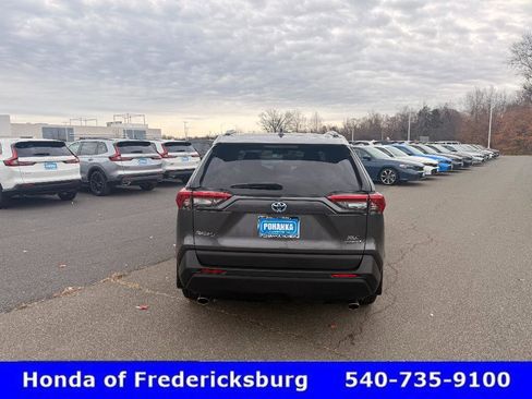 Used 2021 Toyota RAV4 XLE image 5