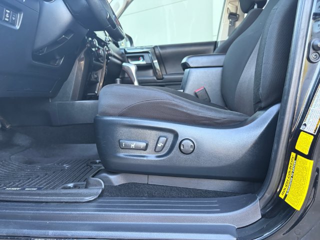 Used 2022 Toyota 4Runner TRD Off-Road AWD/4WD image 28