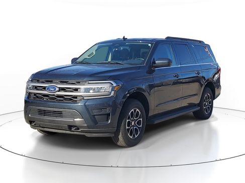 Used 2022 Ford Expedition Max XLT image 2