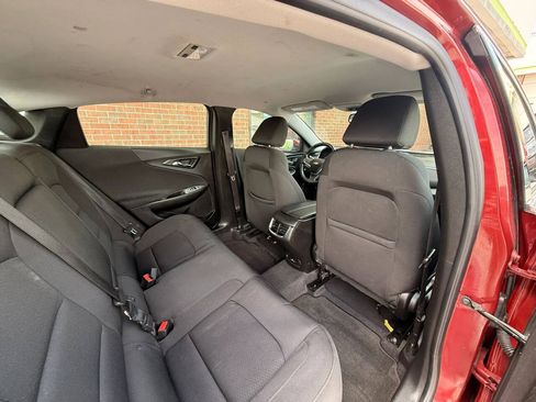 Used 2018 Chevrolet Malibu LT FWD image 17