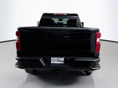 Used 2025 Chevrolet Silverado 2500 Custom w/ Custom Value Package AWD/4WD image 8