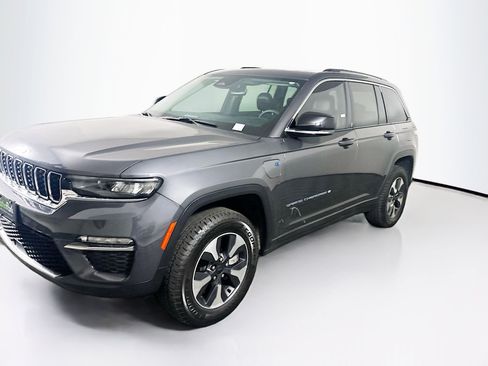Used 2022 Jeep Grand Cherokee Limited 4xe image 3