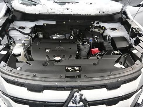 Used 2025 Mitsubishi Outlander Sport ES image 13