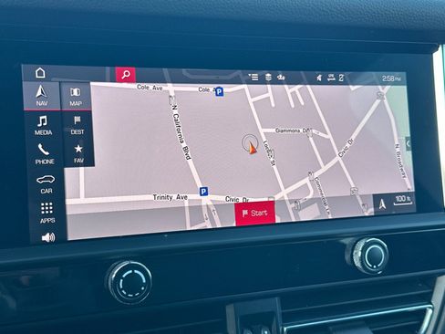 Certified 2022 Porsche Macan image 19