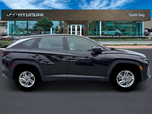 New 2026 Hyundai Tucson SE image 9