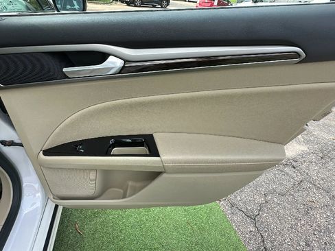Used 2015 Ford Fusion SE w/ Equipment Group 502A FWD image 22