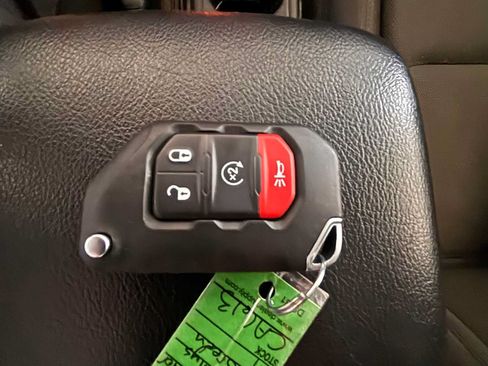 Used 2022 Jeep Gladiator Sport AWD/4WD image 32