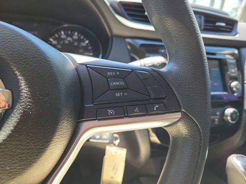 Used 2020 Nissan Rogue S image 25