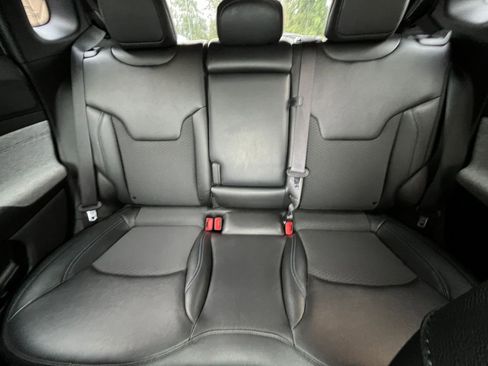 Used 2025 Jeep Compass Latitude image 38