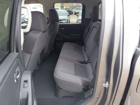 Used 2025 Nissan Frontier SV w/ SV Convenience Package image 24