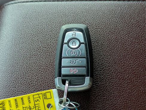 Used 2022 Ford Expedition Limited image 31