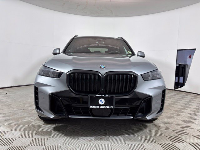 Certified 2025 BMW X5 xDrive40i w/ M Sport Package AWD/4WD image 2